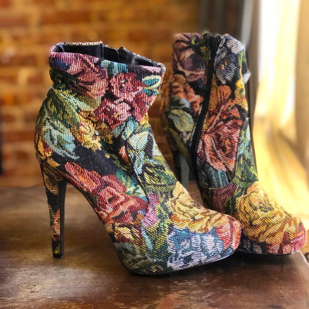 Floral Pattern Diba Heeled Boots